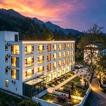 栾川|吾遇美宿(老君山景区云景索道店)