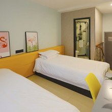 易佰良品酒店(上海西藏北路地铁站店)