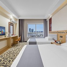 航艺花园酒店(世纪城昌宏西路地铁站店)