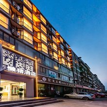 懒猪酒店(南郊机场经开万达店)