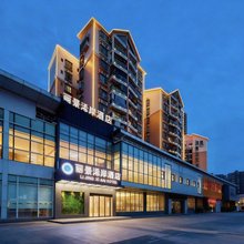 丽景浠岸酒店(深圳宝安客运地铁站店)