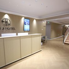 四季宾馆(五棵树镇店)