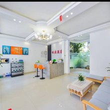 雄业酒店(大理大学第一附属医院店)