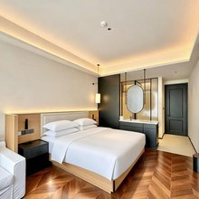美宿Homestay(兴义万峰林机场桔山广场店)