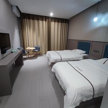 天昕酒店(蒙自新天地步行街店)