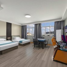 V7觅遇影院酒店(湖北文理学院理工学院店)