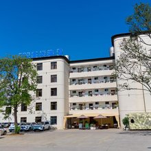云杉酒店(张三口店)
