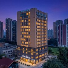 星程酒店(成都温江大学城杨柳河地铁站店)