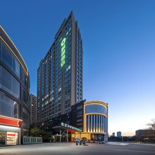 麒御酒店(南阳市政府万悦城店)