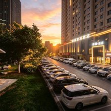 静澜轻居酒店(海湖万达唐道店)