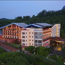 长阳隔河岩酒店