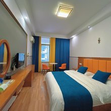 云海商务酒店(百伦广场望丛祠地铁站店)