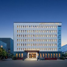 北京亦庄通明湖会展中心亚朵酒店