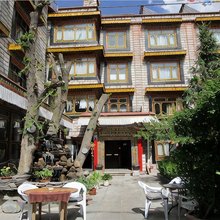 拉萨吉曲饭店(大昭寺八廓街店)