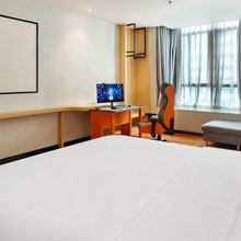 亚信电竞酒店(汕头司马浦店)
