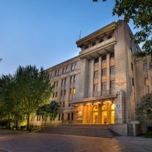 西安豪华美居人民大厦 (钟鼓楼五路口地铁站店)