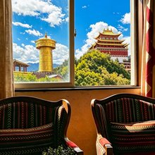 香格里拉铸记见山酒店(独克宗古城大佛寺转经筒店)