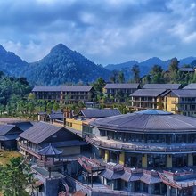 广旅·巴马赐福湖君澜温泉度假酒店