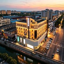 柏曼酒店(淄博火车站吾悦广场店)