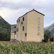 布依斌哥民宿