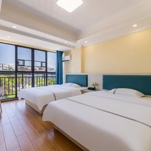 东兴沙滩海景酒店(万尾金滩风景区店)