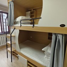 熠辰青旅(三好街市图书馆地铁站店)