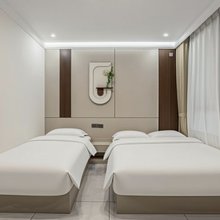 卫澜小筑民宿(御道口草原森林风景区店)