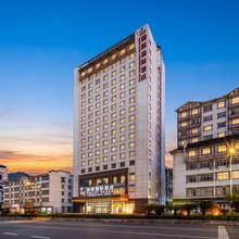 张家界臻眠国际酒店(七十二奇楼奇幻大庸城店)