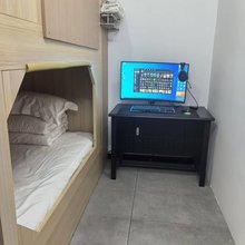 宁波幻境电竞民宿(奉化银泰步行街店)