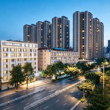 呈季酒店(贵港万达广场店)