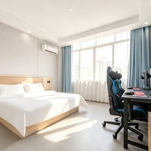 竞悦电竞酒店(上饶吾悦广场文英国际店)