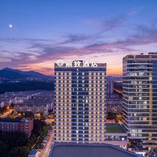 丽致酒店(章丘和谐广场龙泉国际店)
