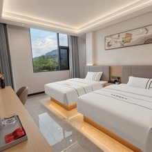 钊焌智能酒店(乌蒙大草原店)