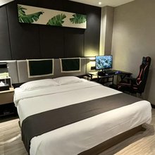 竞鱼电竞民宿(天津滨海国际机场店)