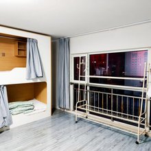 一路繁花女生青旅(新百广场店)
