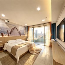 梦享影音公馆(中山横栏华茂商业街店)