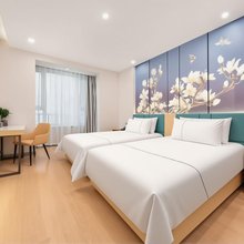轻住酒店(枣庄西站万达广场店)