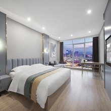 罗博先生酒店(重庆汽博中心线外花园店)