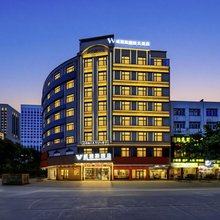 威雅斯酒店(云天文化城大润发店)