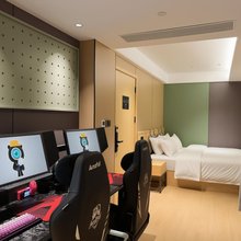 锦囊泛娱电竞酒店(深圳龙岗中心城尚景地铁站店)