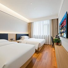 南美春暖花开民宿(广西体育中心店)