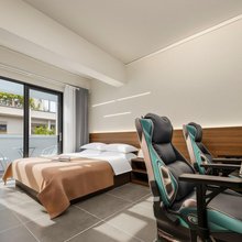 极境林院电竞酒店(桂林两江四湖理工大学店)