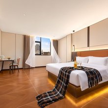 铂恩·BOON美居(江门鹤山共和和悦荟广场店)