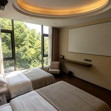春里小院·见山居(南岳衡山景区白龙潭店)
