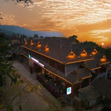 大豫仓·二十四茶海赏云宿(澜沧景迈山古树茶林店)