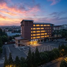 广元静野酒店(金橄榄购物中心高铁站店)