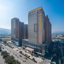 丽鑫·Family轻奢美宿(佛冈利鑫·圣菲康城店)
