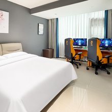 亚信电竞酒店(赣州南康家具城店)