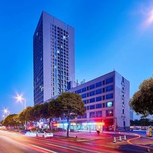 四季风公寓(广州高铁南站石壁地铁口店)