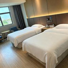 冠达酒店(东方高铁站万达广场店)
